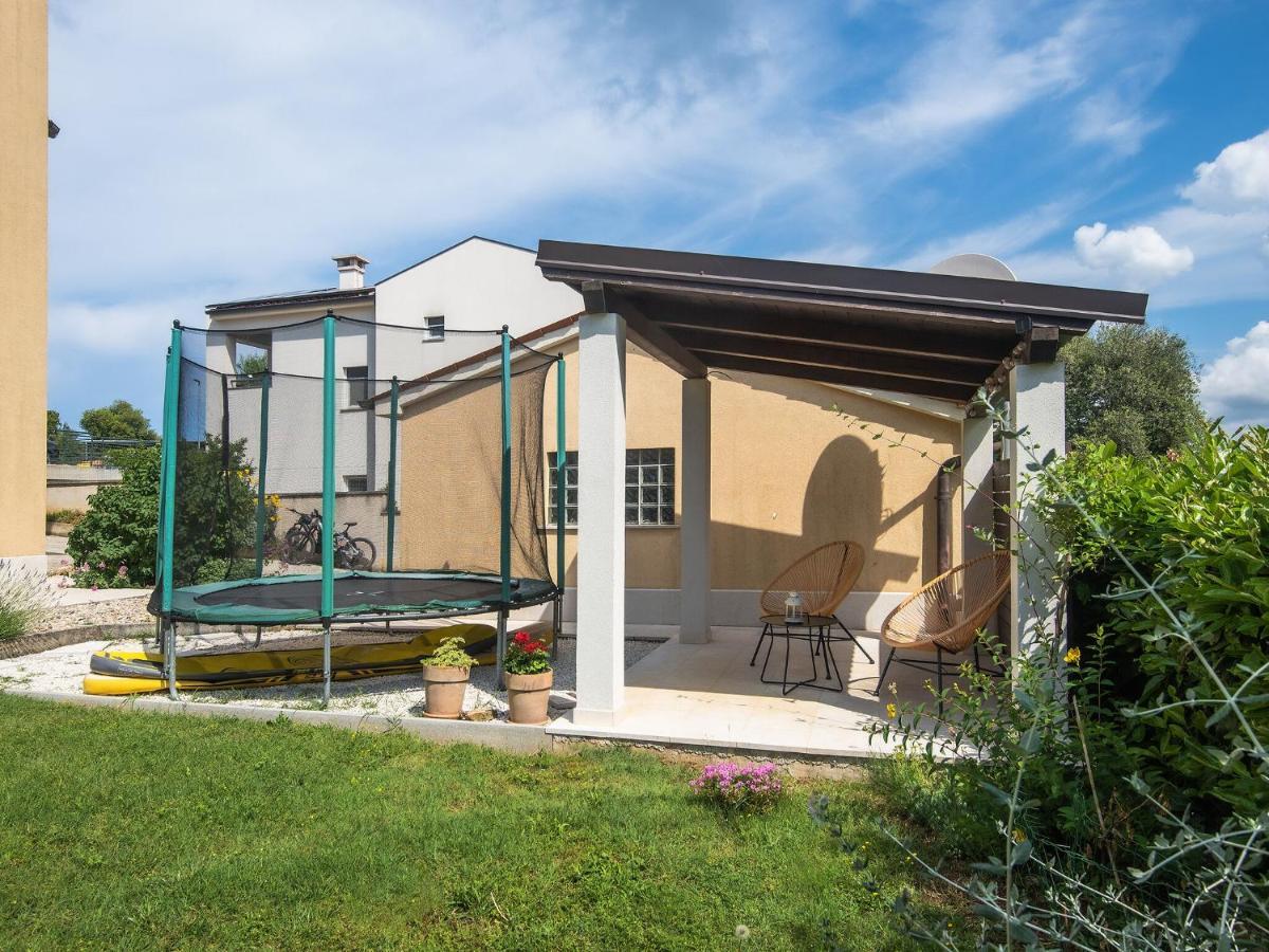 Spacious With Private Terrace And Garden Apartment Pula