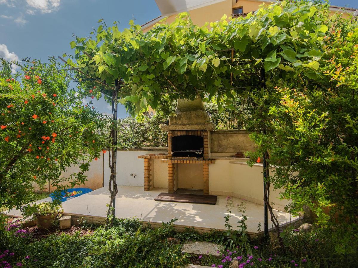 Apartment Spacious With Private Terrace And Garden *