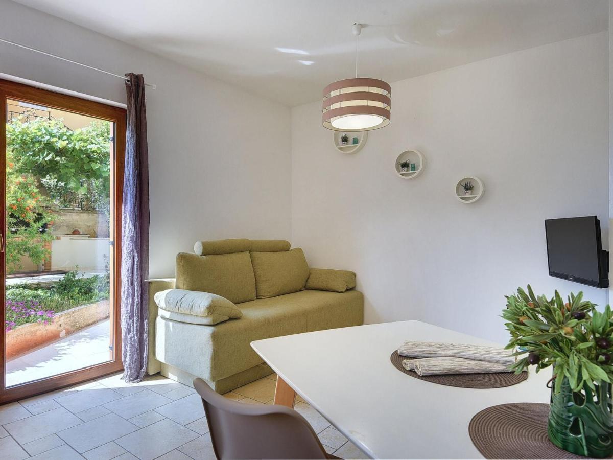 Spacious With Private Terrace And Garden * Pula